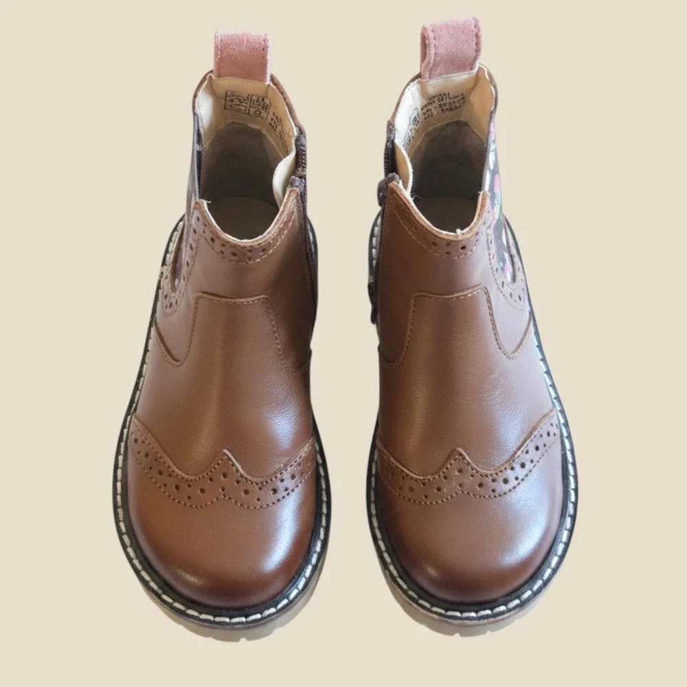 Mini Boden Kids Tan Leather Floral Wingtip Brogue Chelsea Boots Size EU 24 C1751